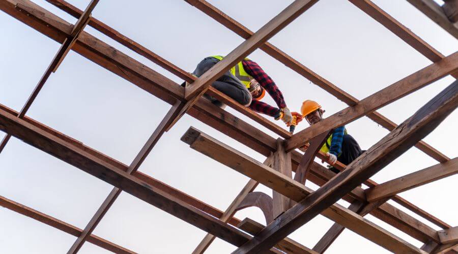 Expert Emergency Roof Repairs services in Fostoria, MI